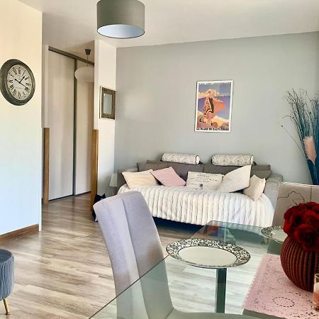 קאלבי Appartement Les Collines מראה חיצוני תמונה