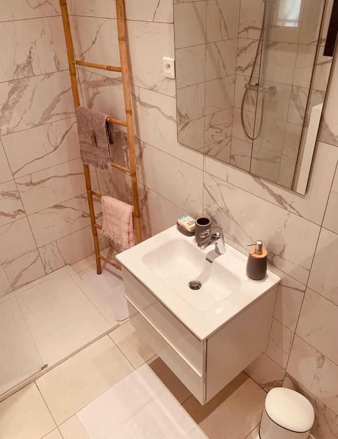 קאלבי Appartement Les Collines מראה חיצוני תמונה